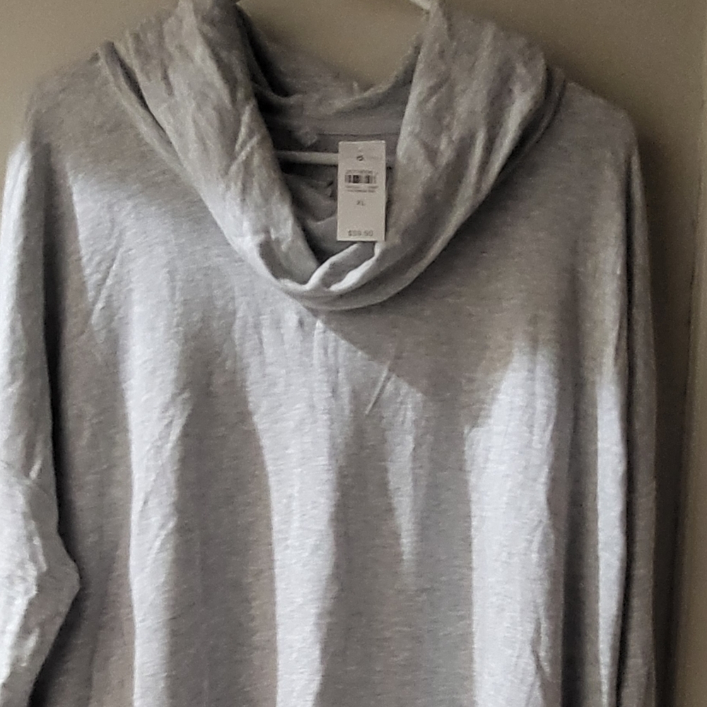 Lou & Grey Light Gray Top